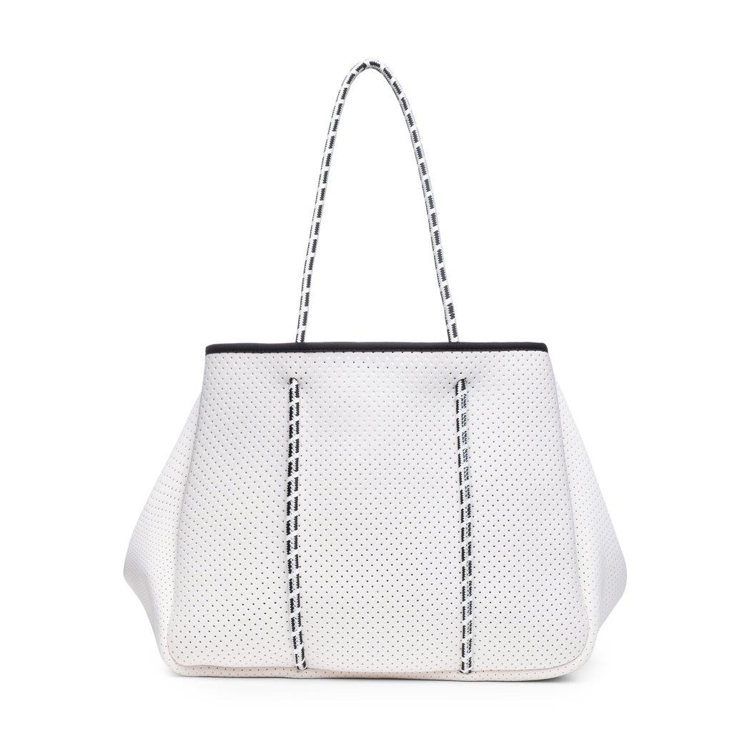 salvatore ferragamo gancini leather camera bolsa