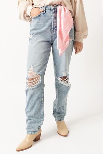 Mid Rise Distressed Relaxed Jean LIGHT DENIM -