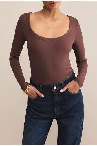 Second Skin Scoop Neck Top SANDALWOOD