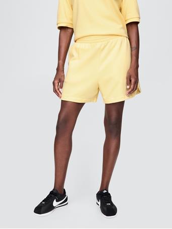 GAP - Logo Dolphin Shorts PALE BANANA 12-0824TCX