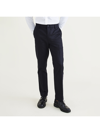 LEVI STRAUSS - Signature Iron Free Khakis, Slim Fit with Stain Defender BLACK