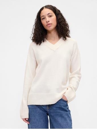 GAP - Oversized V-Neck Sweater BLEACH