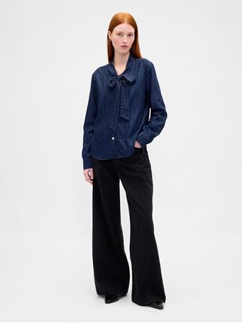 GAP - Denim Tie-Neck Shirt DARK WASH