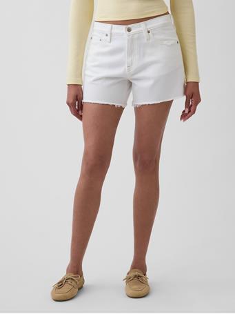 GAP - 4" Mid Rise UltraSoft Relaxed Cutoff Shorts FRESH WHITE