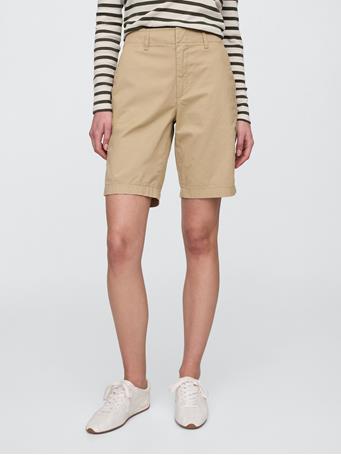 GAP - 9" Downtown Bermuda Shorts CLASSIC KHAKI