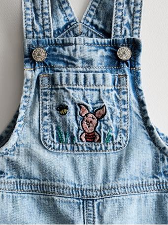 GAP - Baby Winnie The Pooh Denim Overalls MEDIUM WASH