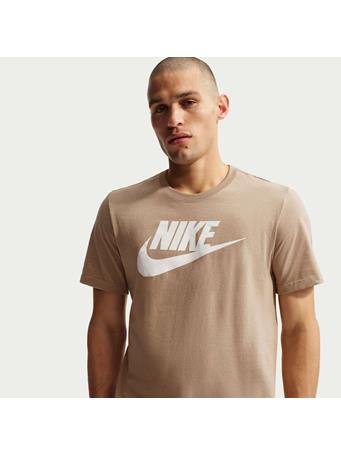 NIKE - Sportswear Men's T-Shirt KHAKI
