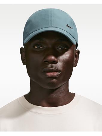 NIKE - Dri-FIT Club Unstructured Metal Swoosh Cap MINERAL SLATE/(METALLIC SILVER