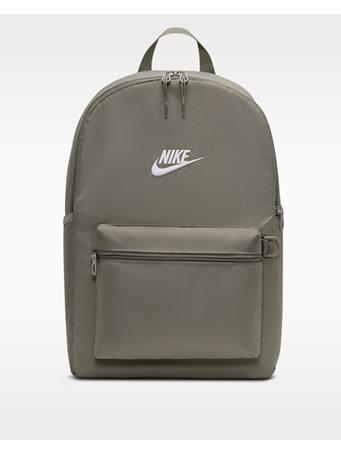 NIKE - Heritage Backpack 2.0 (23L) LIGHT ARMY/LIGHT ARMY/(WHITE)