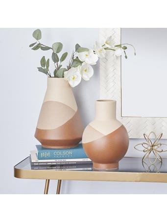 UMA - Ceramic Vase - Triangle TERRACOTTA