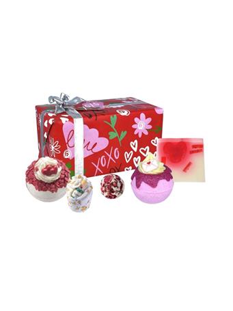 BOMB COSMETICS - XOXO Gift Set NO COLOUR