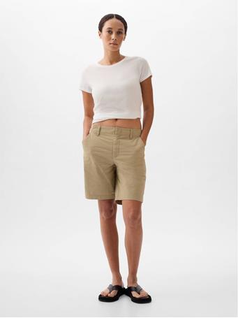 GAP - 9"" Downtown Khaki Bermuda Shorts KHAKI