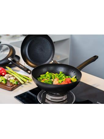 KENNEDY INTERNATIONAL - 11" Wok Non Stick Induction Wok Pan STAINLESS