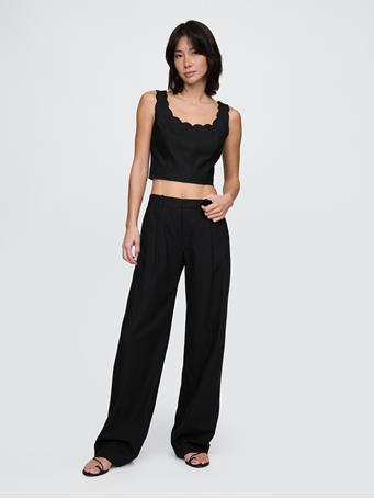GAP - Linen-Blend Scalloped Cropped Top TRUE BLACK