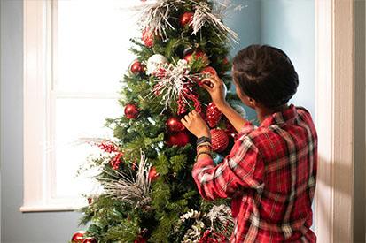 Festive Decorating Tips to Make Your Christmas Tree Sparkle