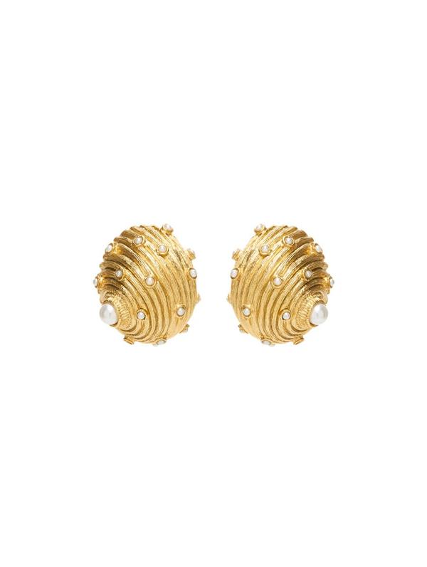 Oscar De La Renta Dotted Shell Pearl Earrings In Gold