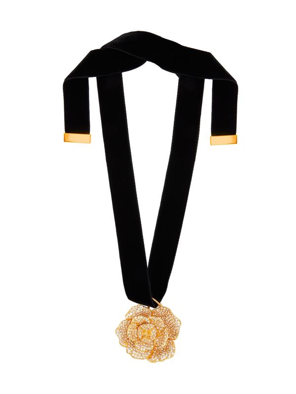 Oscar De La Renta Gardenia Pendant Velvet Necklace In Gold
