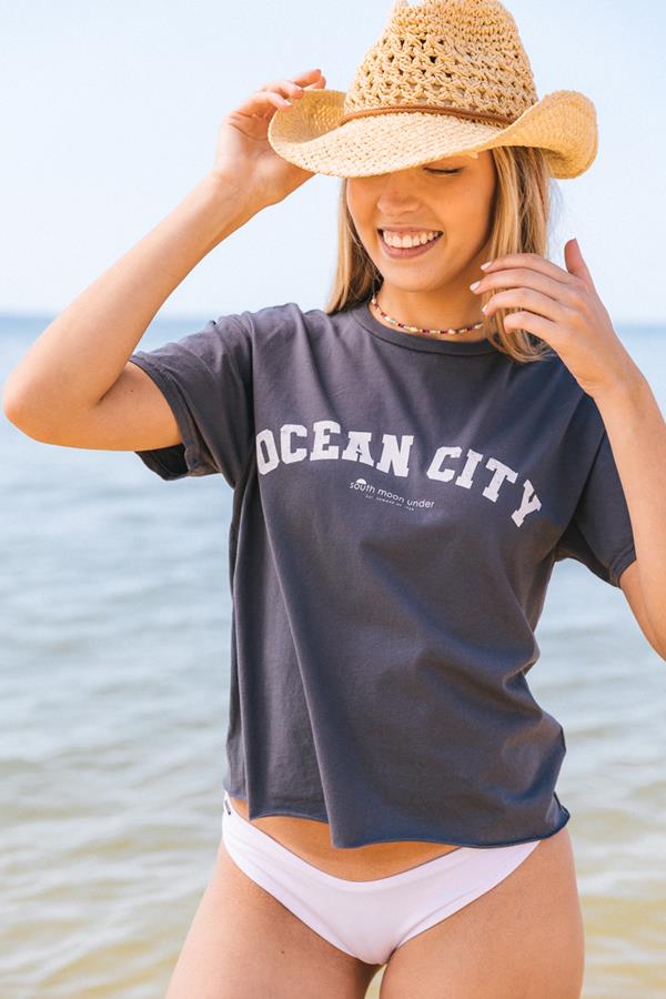 Ocean City Graphic Cropped T-Shirt