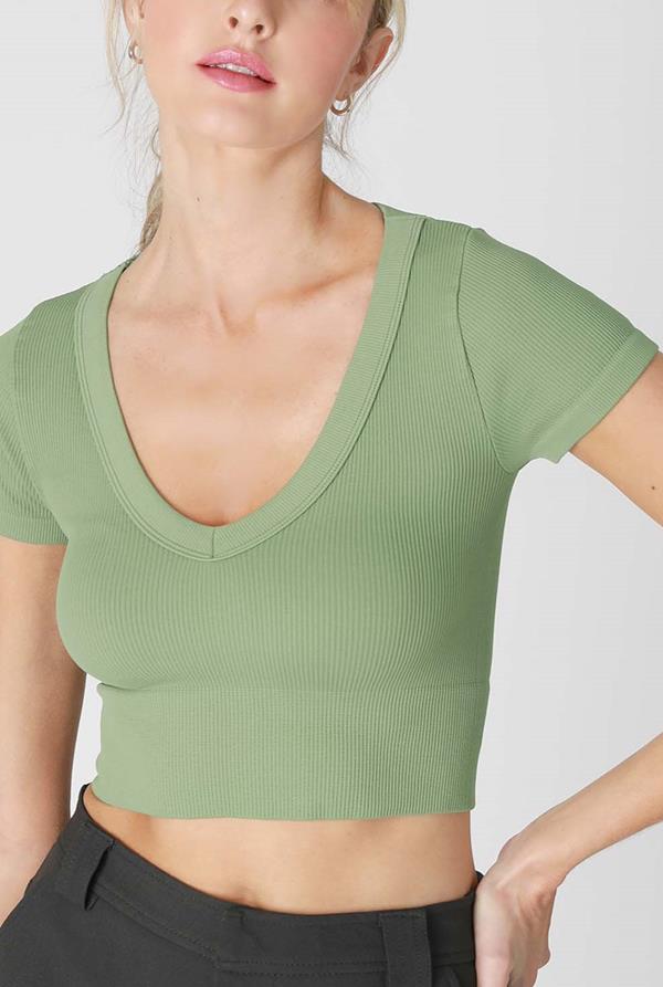 V-Neck Seamless Tee