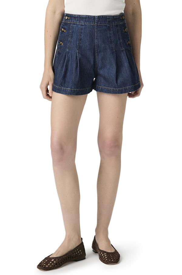 Chleo Short